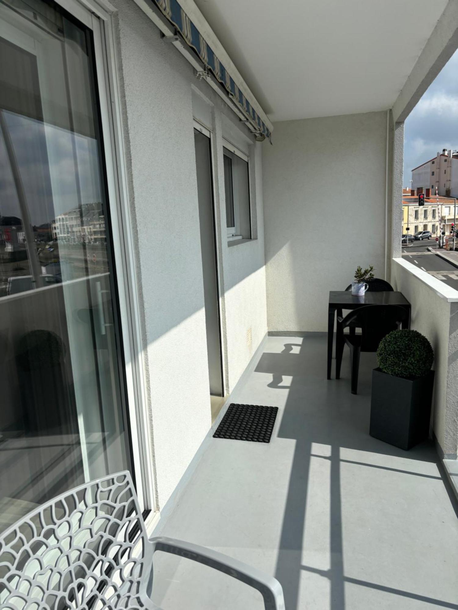 Vue Panoramique Port Et Ocean Apartment Сен-Жил-Кроа-дьо-Ви Екстериор снимка