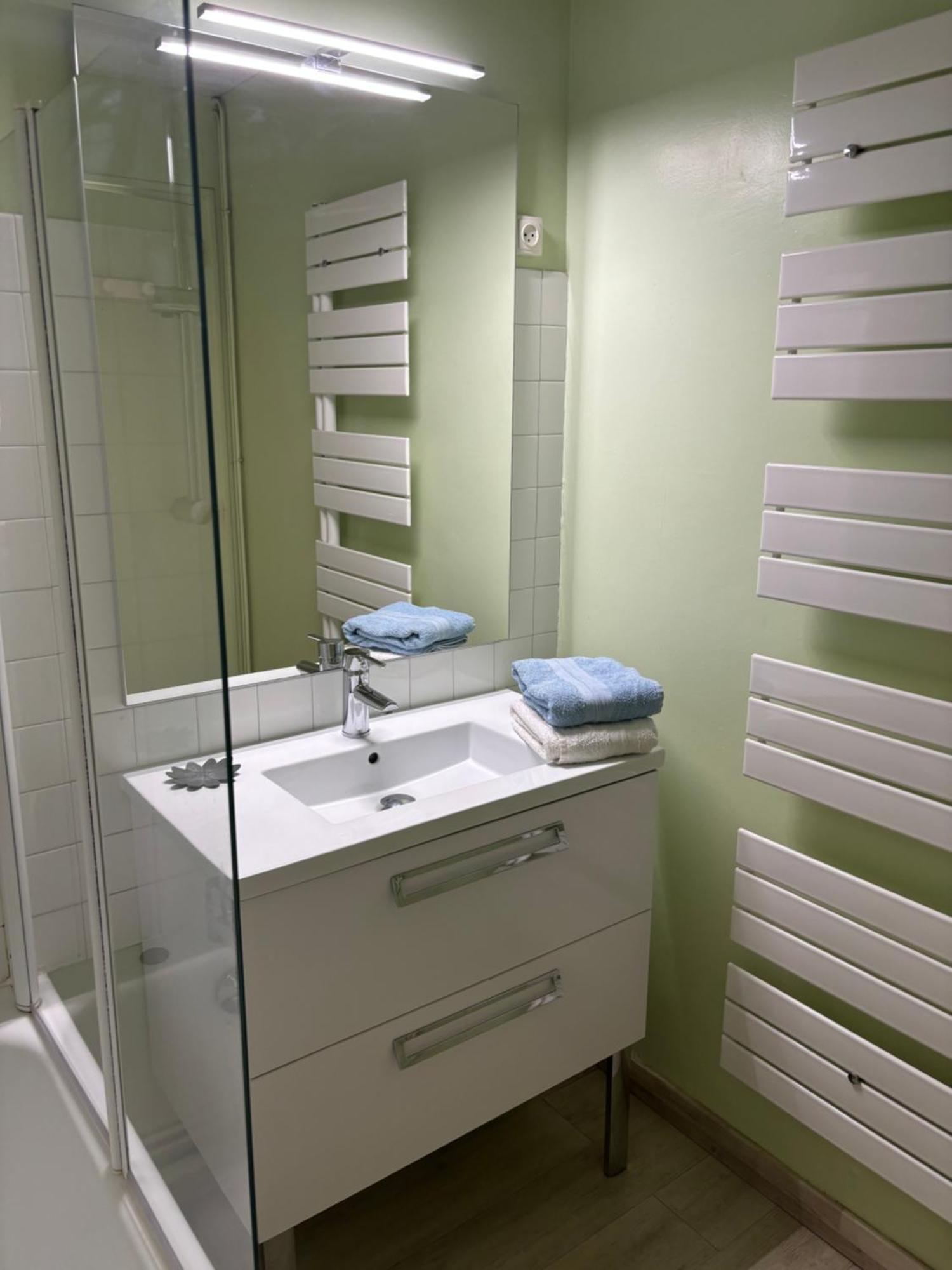Vue Panoramique Port Et Ocean Apartment Сен-Жил-Кроа-дьо-Ви Екстериор снимка